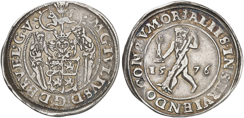 Julius, 1568-1589. 

1/2 Taler 1576, Goslar, "Halber Lichttaler". Welter 585 s...