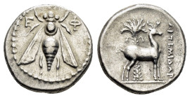 IONIA. Ephesos.(Circa 202-150 BC). Drachm.

Condition : Good very fine.

Weight : 4.13 gr
Diameter : 16 mm
