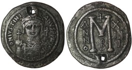 Justinian I. (527-565 AD) Æ Follis. Nikomedia. Obv: crowned bust facing holding globus cruciger. Rev: ANNO M. 43mm, 22,12g