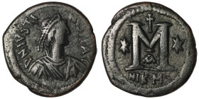 Justin I. (518-527 AD) Æ Follis. Nikomedia. Obv: D N IVSTINVS P P AVG. diademed bust right. Rev: M between stars, cross above. 33mm, 17,11g