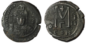 Maurice Tiberius. (582-602 AD). Follis. Constantinople. Obv: bust of Maurice Tiberius facing. Rev: A/N/N/O M. 32mm, 11,77g