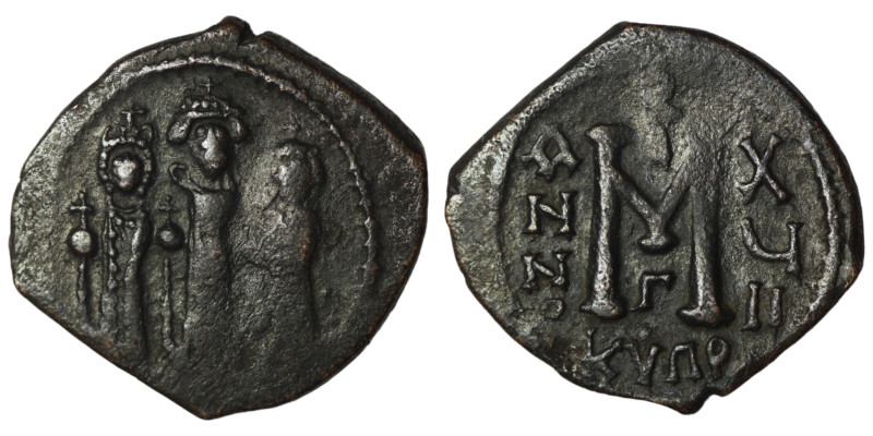 Heraclius. (610-641 AD) Æ Follis. Cyzicus. Obv: Heraclius and sons standing faci...