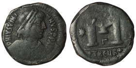 Justinian I. (527-565 AD) Æ Follis. Theoupolis. Obv: D N IVSTINIANVS PP AVI. diademed bust right. Rev: M between stars, cross above. 29mm, 11,50g