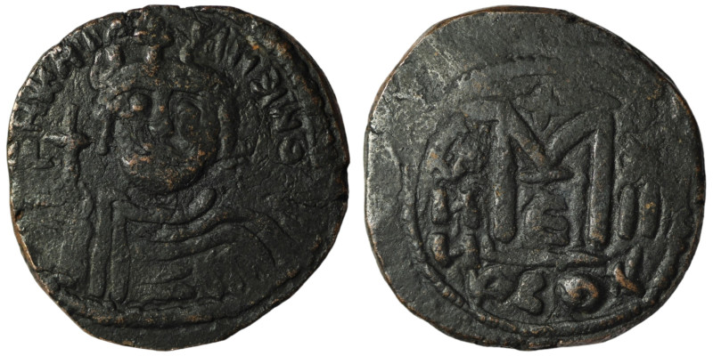 Heraclius. (610-641 AD) Æ Follis. Constantinople. Obv: Heraclius holding globus ...