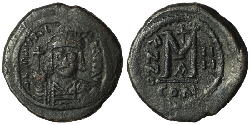 Maurice Tiberius. (582-602 AD). Follis. Constantinople. Obv: bust of Maurice Tib...