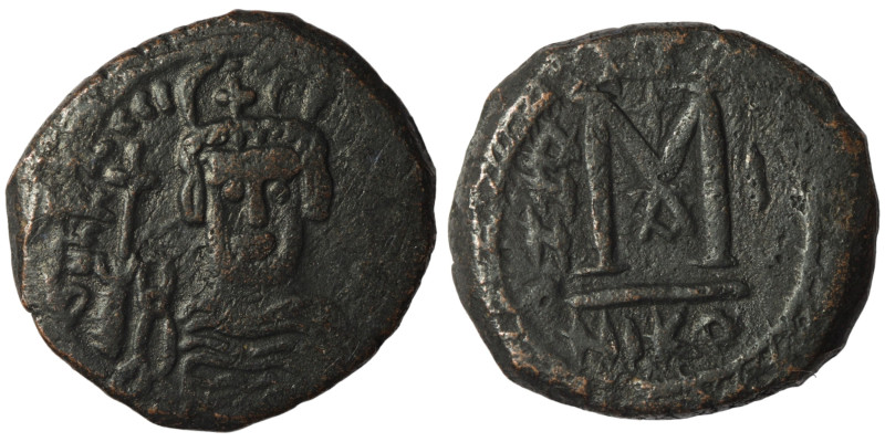 Heraclius. (610-641 AD) Æ Follis. Nikomedia. Obv: Heraclius holding globus cruci...