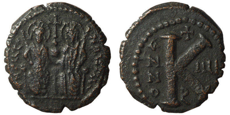 Justin II. and Sophia. (565-578 AD). 1/2 Follis. Constantinople. Obv: Justin II....