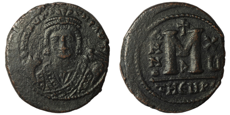 Maurice Tiberius. (582-602 AD). Follis. Theoupolis. Obv: bust of Maurice Tiberiu...