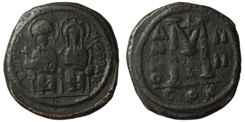 Justin II. and Sophia. (565-578 AD). Follis. Constantinople. Obv: Justin II. and...