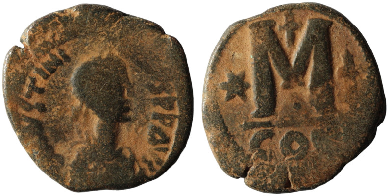 Justinian I. (527-565 AD) Æ Follis. Constantinople. Obv: D N IVSTINIANVS PP AVI....