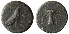 Aeolis. Kyme. (320-250 BC) Bronze Æ. (18mm, 3,82g) Obv: eagle seated left. Rev: Oinochoe. 