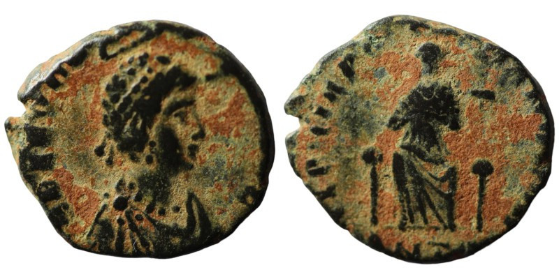 Aelia Eudoxia. (395-401 AD). Follis. Antioch. (16mm, 1,83g) Obv: AEL EVDOXIA AVG...