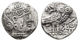 Antike Griechen
Saba Drachme (5,11 g), 4.-3. Jh. v. Chr. Av.: Kopf der Athena mit attischem Helm nach rechts, auf der Wange ein sabäisches "N". Rev.:...