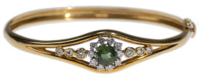 Armschmuck Armreifen
 Brillant Farbstein Armreif, 585 Gold bicolor, grüner altschliff Farbstein vermutlich Peridot Dm 6,5mm,16 Brillanten von zus. ca...