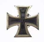 Auszeichnungen Deutscher Staaten bis 1933
 Preußen, Eisernes Kreuz 1914 1. Klasse, gewölbte Form, OEK 1908, mit Schraubscheibe, Zustand 2-3.