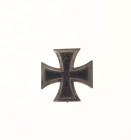 Auszeichnungen Deutscher Staaten bis 1933
 Preußen, Eisernes Kreuz 1914 1. Klasse, flache Form, magnetisch, auf der Nadel Herstellerzeichen "K.A.G.",...