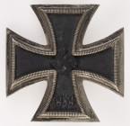 Allg. militärische Auszeichnungen 2. Weltkrieg
 Eisernes Kreuz 1939 1. Klasse, magnetisch, flach, auf Nadel Hersteller "L/13" für die Firma Paul Meyb...