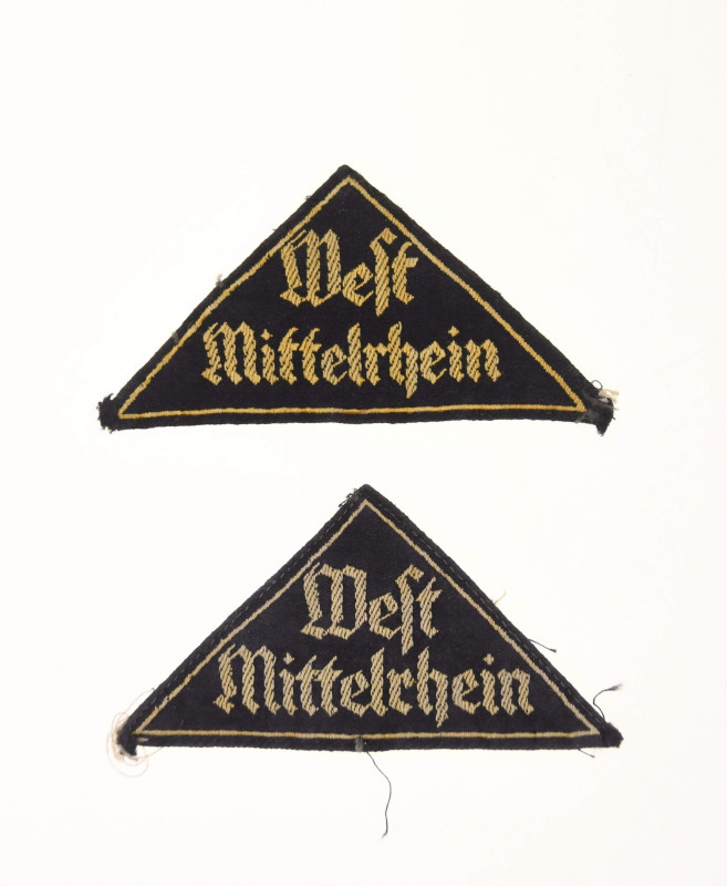 Uniformeff. /Hoheitsabz. NSDAP und Gruppierungen
 2x HJ-Gebietsdreieck "West Mi...