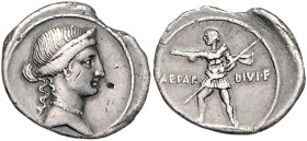 RÖMISCHES REICH, Augustus und Divus Julius Caesar, 42-27 v.Chr, AR Denar (30-27 v.Chr.), Italien. Diad. Kopf der Venus r. Rs.Octavian in Feldherrenkle...