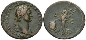 RÖMISCHES REICH, Domitian, 81-96, AE As COS XI =85-86, Rom. Belorb. Büste r. Rs.Victoria l. mit Schild. 9,03g.
ss
RIC² 388, Kampm.24.118.3