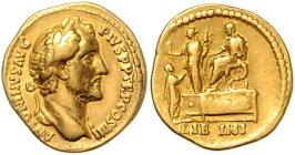 RÖMISCHES REICH, Antoninus Pius, 138-161, AV Aureus (145-161), Rom. Belorb. Büste r., ANTONINVS AVG PIVS PP TRP COS IIII. Rs.Kaiser auf Podium l. sitz...