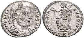 RÖMISCHES REICH, Licinius I., 308-324, AE Follis (319), .TS.A. =Thessalonica. Belorb. und gepanz. Büste r., IMP LICINIVS AVG. Rs.Victoria l. schreiten...