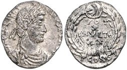 RÖMISCHES REICH, Julian II. Apostata, 360-363, AR Siliqua, SCONST =Arelate. Diad. Büste r. Rs.VOT X MVLTIS XX im Kranz. 1,91g.
ss
RIC 309