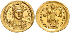 RÖMISCHES REICH, Honorius, 393-423, AV Solidus (397-402), CONOB =Constantinopel. Diad. Büste mit Helm halbr., hält Speer und Schild, HONORI-VS PF AVG....