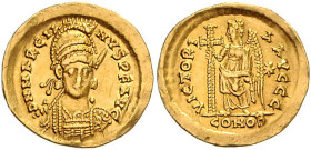 RÖMISCHES REICH, Marcian, 450-457, AV Solidus. Behelmte Büste mit Speer und Schild v.vorn. Rs.Victoria mit Langkreuz l. stehend, r. Stern.
GOLD, f.vz...