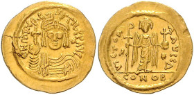 BYZANTINISCHES REICH, Mauricius Tiberius, 582-602, AV Solidus zu 23 Siliquae CONOB, Theoupolis. Behelmte Büste frontal, hält Kreuzglobus, i.F. rechts ...