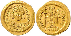 BYZANTINISCHES REICH, Mauricius Tiberius, 582-602, AV Solidus (583-602) CONOB =Konstantinopel. Beh. Büste von vorn, hält Kreuzglobus, MAVRC Tib PP AVC...