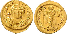 BYZANTINISCHES REICH, Mauricius Tiberius, 582-602, AV Solidus (583-602) CONOB =Konstantinopel. Beh. Büste von vorn, hält Kreuzglobus, MAVRC Tib PP AVC...