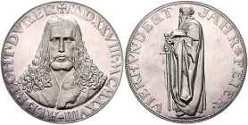 MALER UND BILDHAUER, DÜRER, ALBRECHT, *1471, +1528, Deutscher Maler, Silbermed. 1928 von K. Roth. 400. Todestag Albrecht Dürers. Büste von vorn. Rs.St...