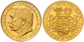 POLITIKER, HINDENBURG, PAUL VON, *1847, +1934, Deutscher Reichspräsident, Goldmed. 1928 v.Bernhart. Brustbild l. Rs.Wappen. Randpunze: 'GOLD 900 FEIN'...