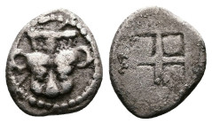 Macedon, Akanthos. Circa 500-470 BC. AR Obol (8,75 mm. 0,58 g.). Head and neck of lioness seen from above. Rev. Quadripartite incuse square. SNG ANS 2...