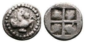 Macedon, Argilos. Circa 495-477 BC. AR Hemiobol (8,1 mm. 0,36 g.). Lion's head facing. Rev. Quadripartite incuse square. HGC 3.1, 481; SNG ANS 763; Li...