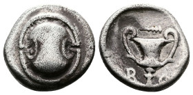 Boeotia, Thebes. Circa 425-375 BC. AR Hemidrachm (13,8mm. 2,6g.). Boeotian shield. Rev. ΘΕ-ΒH Kantharos; above, club to right; the whole within swallo...