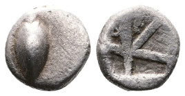 Boiotia, Orchomenos. Circa 500-480 BC. AR Obol (8,3 mm. 0,68 g.). Wheat grain, sprouting end upward / Aeginetan-style skew pattern incuse; E-R across ...