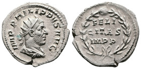 Philip I, AD 244–249. AR Antoninianus. (23,3 mm. 3,5 g.). Rome. IMP PHILIPPVS AVG, radiate, draped and cuirassed bust right. Rev. FELI-CITAS-IMPP in t...