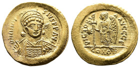 Anastasius I. AD 491-518. AV Solidus, (21,2mm. 4,49 g.). Constantinople. D N ANASTASIVS P P AVG, helmeted and cuirassed bust, three-quarters facing to...