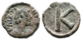 Justinian I. AD 527-565. AE Half Follis (15,1 mm. 3,23 g.). Salona mint. DN IVSTINIANVS, pearl-diademed, draped and cuirassed bust right. Rev. Large K...