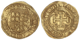 SPANISH MONARCHY: IOHANNA AND CHARLES
1 Escudo. SEVILLA. P.J. Anv.: Estrella-Escudo-S. 3,33 grs. Pequeña grieta en canto. RARA ASÍ. AC-197. EBC.