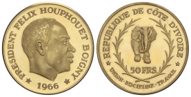 WORLD COINS: IVORY COAST
50 Francs. 1966. Rev.: Elefante. 15,93 grs. AU (900). F. HOUPHOUET BOIGNY. ESCASA. Fr-2; KM-4. Tirada: 2.000 piezas. PROOF.