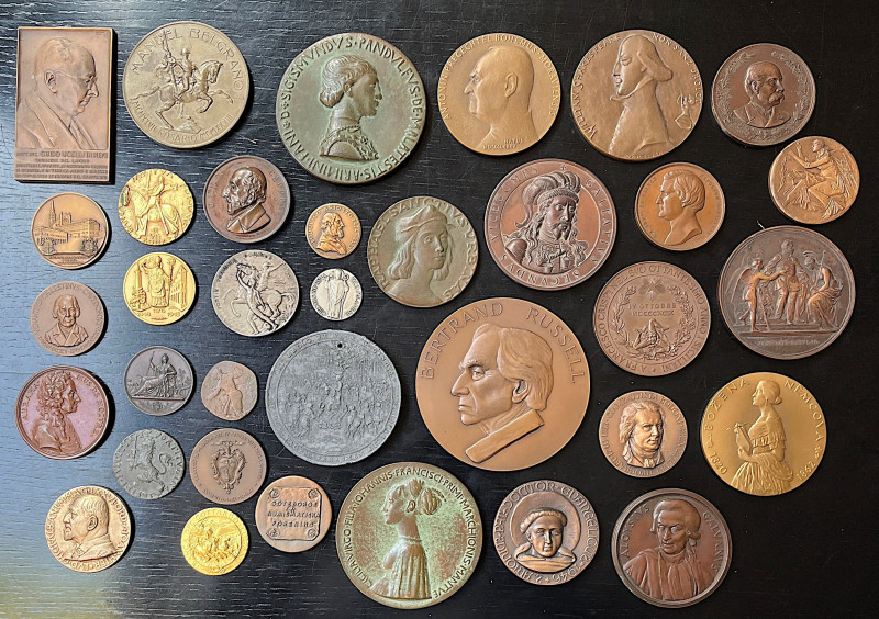 VARIE. Lotto di 35 medaglie.

Interessante lotto di medaglie di argomento vari...