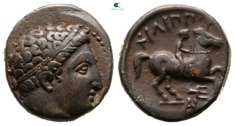 Kings of Macedon. Uncertain mint. Philip II of Macedon 359-336 BC. 
Bronze Æ
...