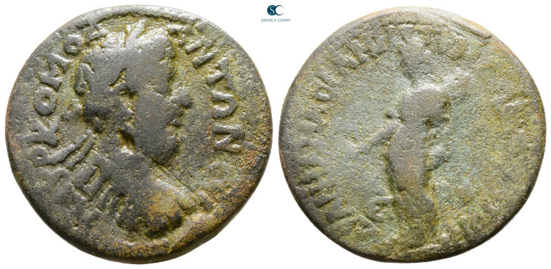 Pontos. Amaseia. Commodus AD 180-192. 
Bronze Æ

31 mm, 13,58 g



Good F...