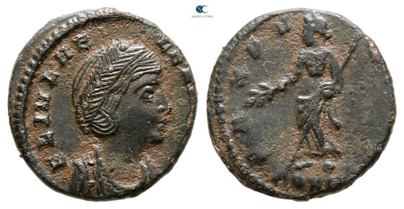 Helena. Augusta AD 324-329. Constantinople
Follis Æ

15 mm, 1,60 g



Ver...