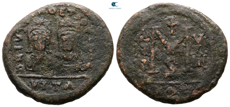 Justin II and Sophia AD 565-578. Carthage
Follis or 40 Nummi Æ

30 mm, 14,86 ...