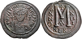 Justinian I, 527-565. Follis (Bronze, 42 mm, 22.45 g, 6 h), Nicomedia, RY 13 = 539/40. D N IVSTINIANVS P P AVI Helmeted and cuirassed bust of Justinia...