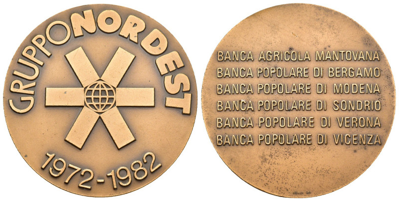 Medaglia Gruppo Nordest 1972-1982 - opus: Johnson - AE - 85,66 g; Ø 61 mm

SPL...